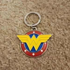 DC Comics Wonder Woman Medal Keychain Keyring